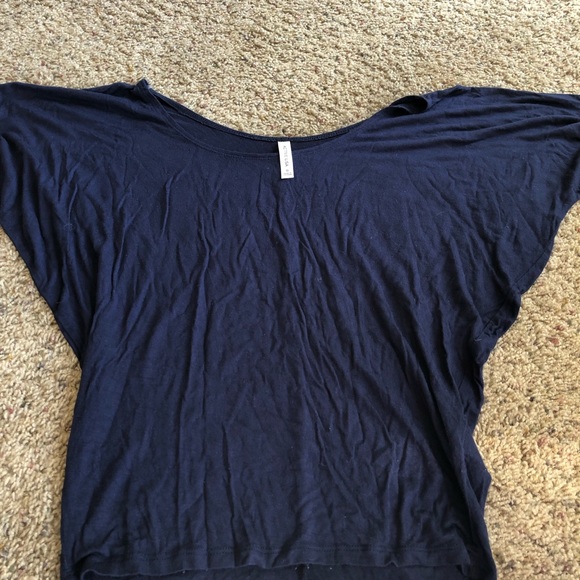 Tops - Picture 3 of 8